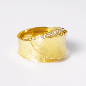 Maier & Beck Ring in Gelbgold mit Brillanten